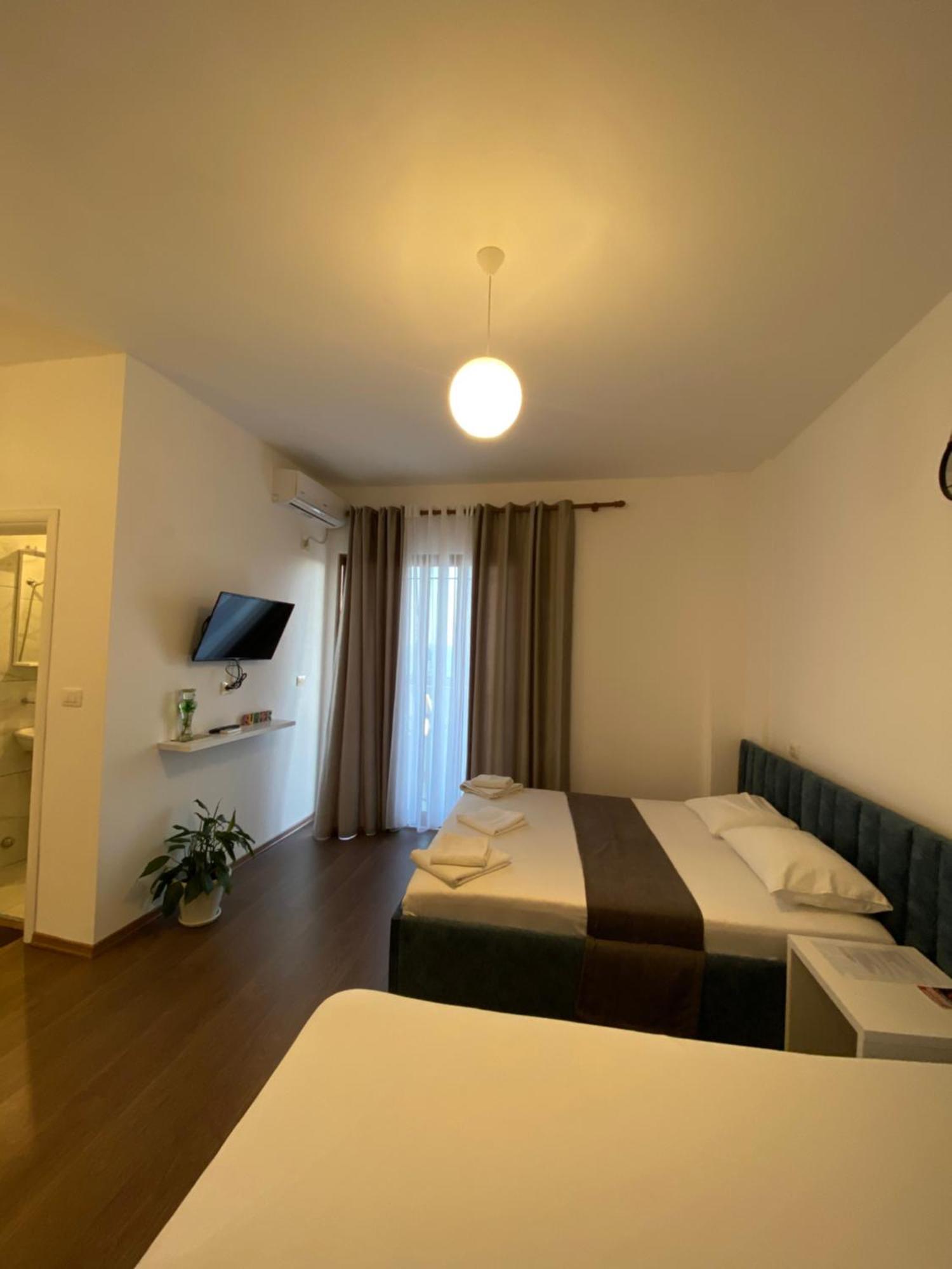 Enia'S Room Sarandë Exterior foto