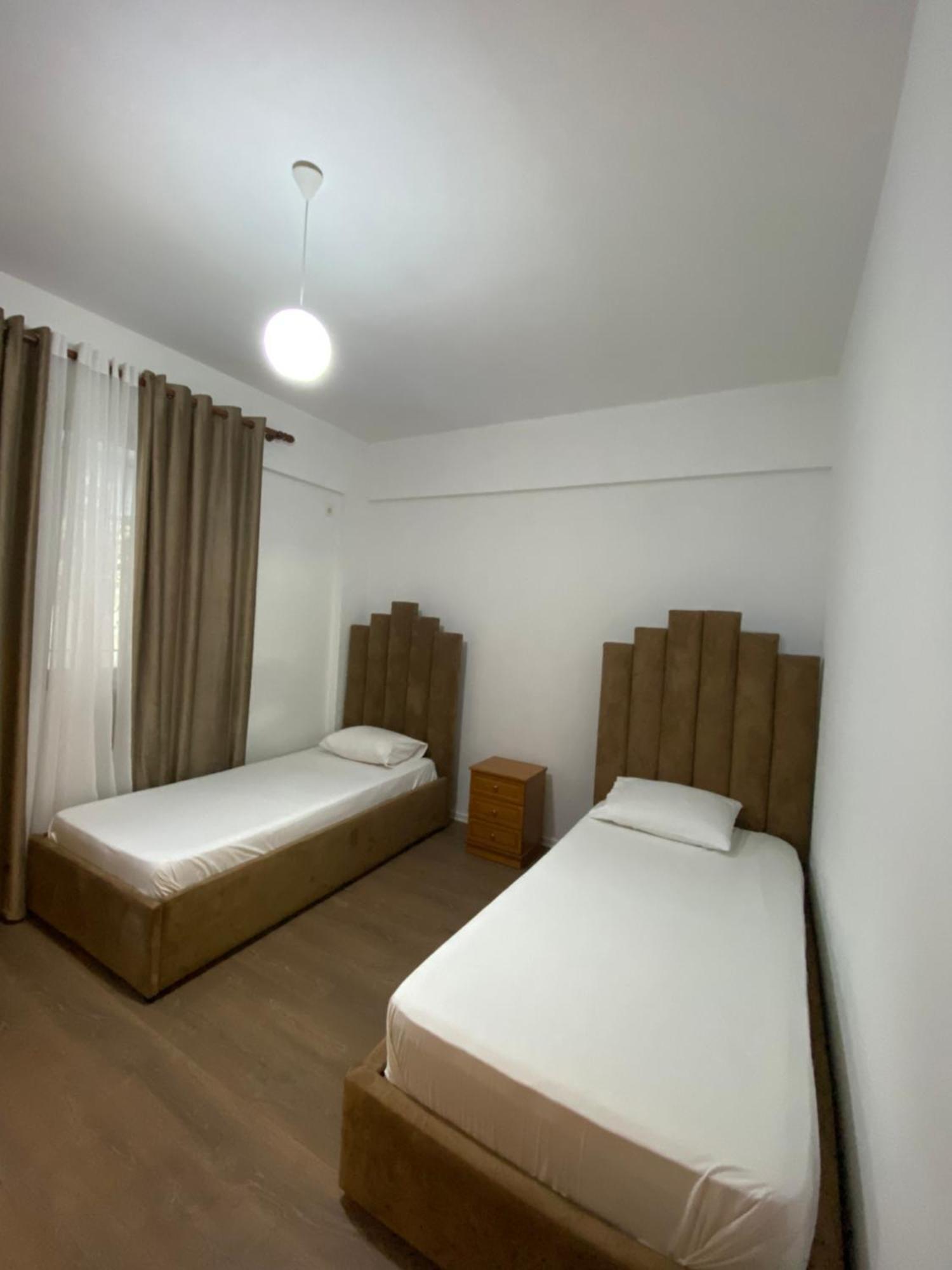 Enia'S Room Sarandë Exterior foto